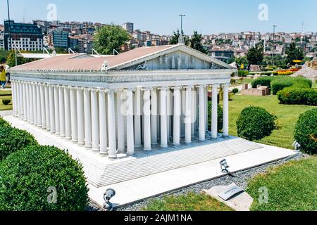 Istanbul, Turquie - 12 juillet 2017 : une copie de l'Artémis dans Tapinagi Park Miniaturk Banque D'Images