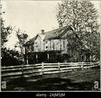 L'assassinat d'Abraham Lincoln : vol, poursuite, capture, et la répression des conspirateurs . ere. Lorsqu'un photographof a été montré à M. Booth Mudd. Il a dit qu'il n'notrecognize il, mais il y avait quelque chose à propos de l'foreheador les yeux qui ressemblait à l'une des parties. Mme.Mudd dit que les moustaches s'est détachée anddropped off au pied de l'escalier, qui provedthat ils sont artificielles. Si Booth les portait, c'était onlywhile au Dr Mudds ; car nulle part ailleurs ont-ils seenon lui. Le Dr Mudd a enfin admis le 21, après le boot avait été trouvé, qu'il reconnu comme stand Banque D'Images