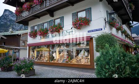 Célèbre tout au long de l'année boutique de Noël, Kathe Wohlfahrt, connu dans le monde entier, dans la Passion Play ville d'Oberammergau, en Bavière, Allemagne Banque D'Images