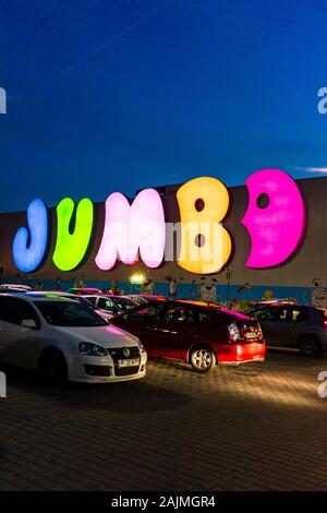 Le centre commercial Jumbo. Magasin de jouets. Grand panneau Grec, marque, logo de Jumbo Store à Bucarest, Roumanie, 2020 Banque D'Images