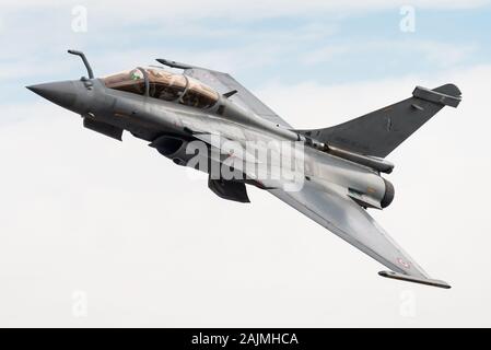 Un avion de combat Dassault Rafale de l'Armée de l'Air française. Le Rafale est un bimoteur français canard, aile delta, l'avion de combat polyvalent. Banque D'Images