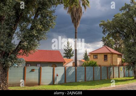 Alberton, Afrique du Sud - les activités au cours de la banlieue de Brackendowns sur le Highveld dans le Gauteng province libre en format horizontal Banque D'Images