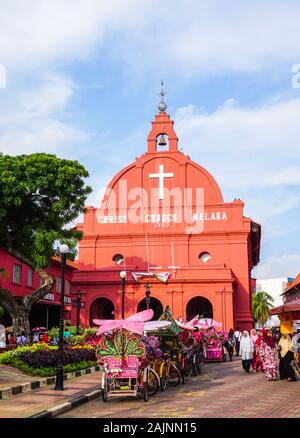 Malacca, Malaisie - 18 août, 2014. La vue quotidienne de l'Église du Christ & Dutch Square à Malacca, Malaisie. Melaka (Malacca) est l'un des sites touristiques les plus populaires d Banque D'Images