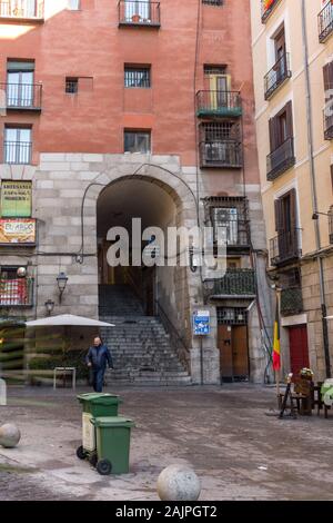 MADRID, ESPAGNE - 22 janvier 2018 : bâtiment typique et street inCity de Madrid, Espagne Banque D'Images