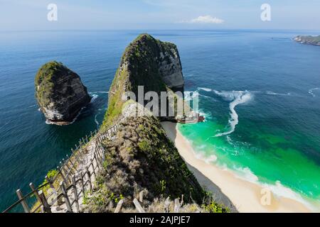 BALI, INDONÉSIE - 19 décembre 2019 : Le chemin d'Kelingking beach Banque D'Images