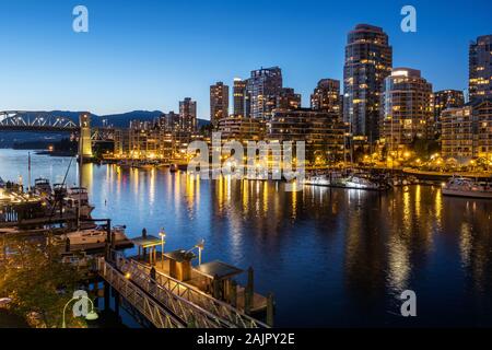Au crépuscule, Vancouver, Colombie-Britannique, Canada. Banque D'Images