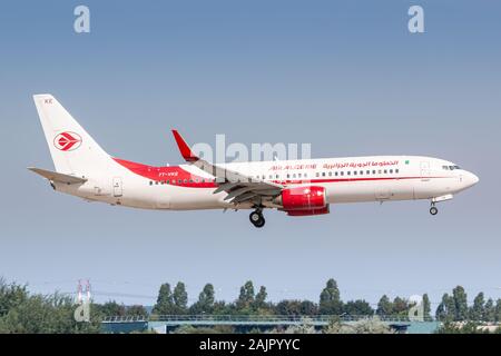 Paris, France - 16 août 2018 : Air Algerie Boeing 737 avion à l'aéroport de Paris Orly (ORY) en France. Boeing est un constructeur aéronautique basé à se Banque D'Images