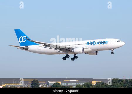 Paris, France - 16 août 2018 : Air Europa Airbus A330 avion à l'aéroport de Paris Orly (ORY) en France. Airbus est un constructeur aéronautique de Toulou Banque D'Images