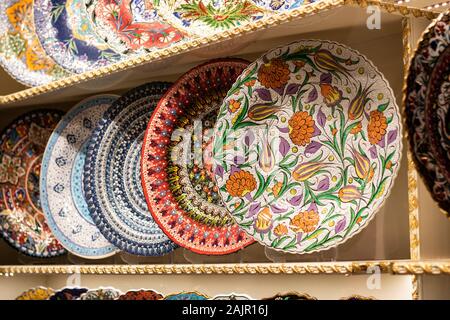 La céramique Turque classique sur le marché. Closeeup Banque D'Images