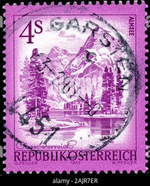 POLTAVA, UKRAINE - Janvier 2, 2020. Vintage de timbres en Autriche vers 1973 Paysages show Banque D'Images