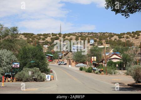 Madrid, ancienne ville minière dans les montagnes, le Turquoise Trail Ortiz, New Mexico, USA Banque D'Images