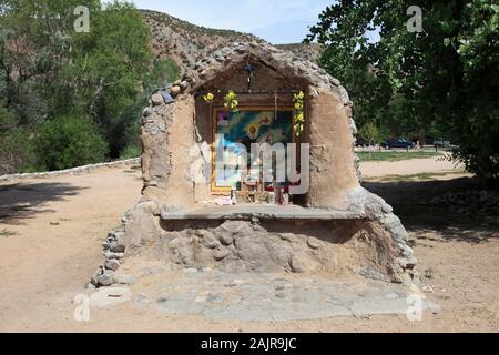 Culte, Santuario de Chimayó, Lourdes d'Amérique, de l'église, lieu de pèlerinage religieux, Chimayo, New Mexico, USA Banque D'Images