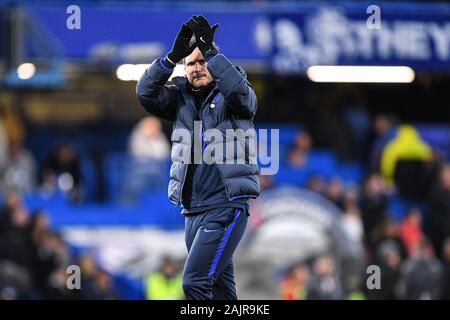 Londres, Royaume-Uni. 5 janvier 2020. Gestionnaire de Chelsea, Frank Lampard Chelsea applaudit le partisans pendant la FA Cup entre Chelsea et Nottingham Forest à Stamford Bridge, Londres le dimanche 5 janvier 2020. (Crédit : Jon Hobley | MI News) photographie peut uniquement être utilisé pour les journaux et/ou magazines fins éditoriales, licence requise pour l'usage commercial Crédit : MI News & Sport /Alamy Live News Banque D'Images