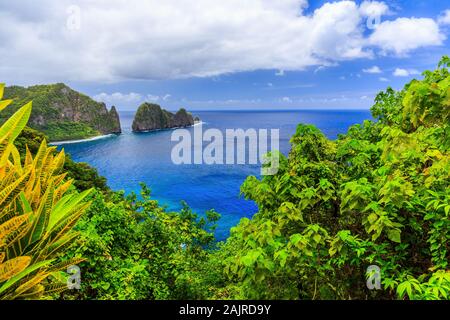 Pago Pago, Samoa américaines. Camel Rock près du village de Lauli'i. Banque D'Images