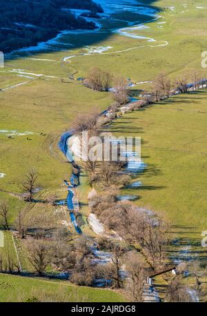 Vue panoramique de l'hiver depuis Opi, beau village dans la région des Abruzzes en Italie. Banque D'Images