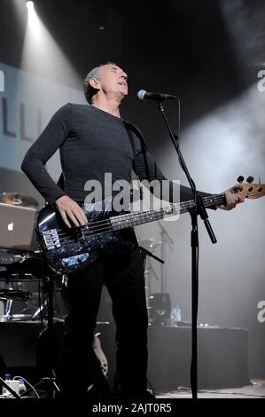 Italie Milan, 05 novembre 2012,Ultravox concert live à l'Alcatraz:Chris Cross, bassiste de Ultravox , pendant le concert Banque D'Images