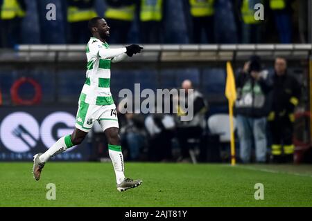 Gênes, Italie - 05 janvier, 2020 : Pedro Obiang de US Sassuolo célèbre après avoir marqué un but au cours de la série d'un match de football entre Gênes et CFC US Sassuolo. Genoa CFC 2-1 plus de US Sassuolo. Credit : Nicolò Campo/Alamy Live News Banque D'Images