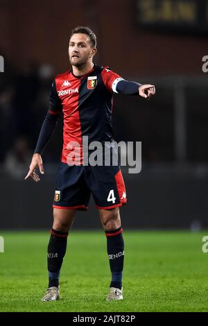 Gênes, Italie - 05 janvier, 2020 : Domenico Criscito de Gênes au cours de la série de gestes CFC un match de football entre Gênes et CFC US Sassuolo. Genoa CFC 2-1 plus de US Sassuolo. Credit : Nicolò Campo/Alamy Live News Banque D'Images