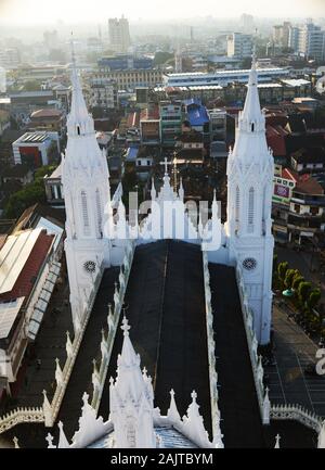 Basilique Notre-Dame De Dolours À Thrissur, Inde. Banque D'Images