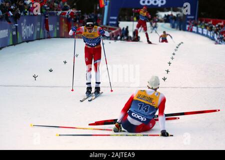 5 janvier 2020, la station de ski de Val di Fiemme, Val di Fiemme, Trento, Italie, Fédération internationale de ski FIS Hommes Audi Cross Country Ski World Cup, Tour De Ski Val di Fiemme ; Simen Krueger (NI), Sjur Roethe (NI) Banque D'Images