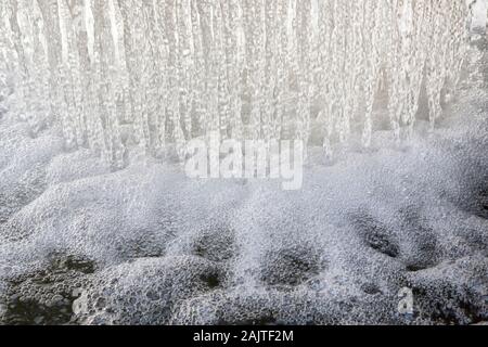 Cours d'eau de l'écloserie, aérateur, en Californie. Banque D'Images