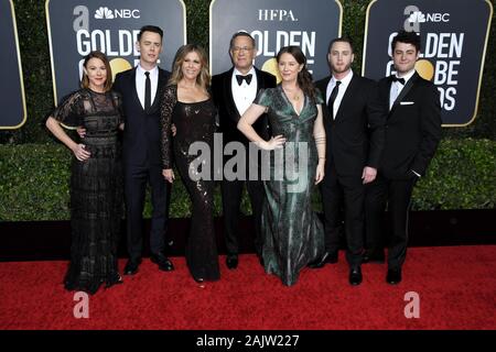 Los Angeles, Californie, USA. 05Th Jan, 2020. Samantha Bryant, Colin Hanks, Rita Wilson, Tom Hanks, Elizabeth Ann Hanks, Chet Hanks, et Truman Theodore Hanks arrive à la 77e Golden Globe Awards tenue à l'hôtel Beverly Hilton le 5 janvier 2020 à Beverly Hills, CA. (Photo par Sthanlee B. Mirador/Sipa USA) Crédit : Sipa USA/Alamy Live News Banque D'Images