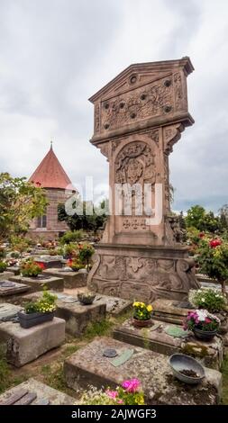 Nuremberg 2019. Pierre tombale dans le cimetière monumental de Saint John's. Août 2019 à Nuremberg. Banque D'Images