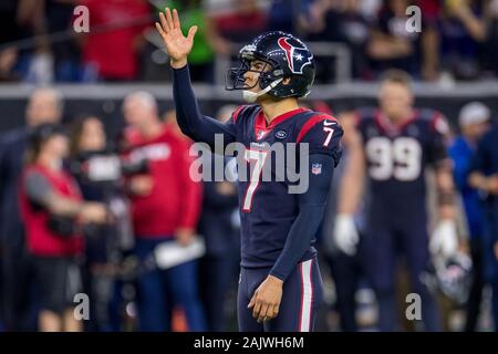 4 janvier 2020 : Houston Texans kicker Ka'imi Fairbairn (7) s'apprête à donner un coup de pied l'objectif de champ gagnante pendant les heures supplémentaires d'un match de football américain NFL entre les Bills de Buffalo et le Houston Texans à NRG Stadium à Houston, TX. Les Texans ont remporté 22 à 19 en prolongation...Trask Smith/CSM Banque D'Images