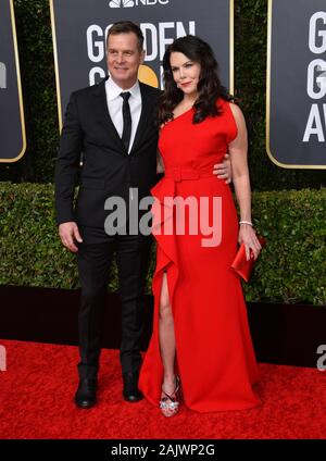 Los Angeles, Californie, USA. 05Th Jan, 2020. Lauren Graham et Peter Krause arrivant à la 2020 Golden Globe Awards au Beverly Hilton Hotel. Photo : Paul Smith/Featureflash Crédit : Paul Smith/Alamy Live News Banque D'Images