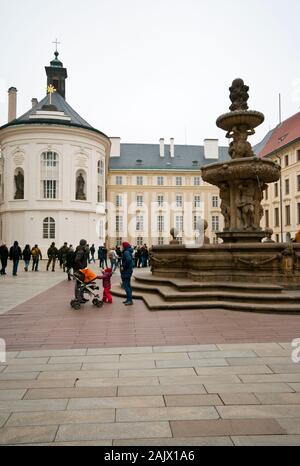 La deuxième cour du château de Prague Le Château de Prague Prague République Tchèque Europe Banque D'Images