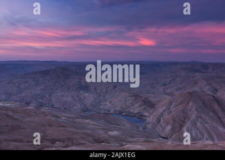Wadi al Hasa, superbe vue de la vallée, dans la matinée, Kings Highway, route 35, Karak, terre haute, Jordanie, Moyen-Orient, Asie Banque D'Images