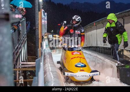 Francesco FRIEDRICH (GER), Candy BAUER (GER), Martin GROTHKOPP (GER), Thorsten MARGIS (GER), jubilation, ils applaudissent, ils applaudissent, joie, Cheers, célébrer, finition, Coupe du Monde IBSF BMW Bob à partir de 03,01. - 05.01.2020 Le 03.01.2020 à Winterberg/Allemagne. Â | conditions dans le monde entier Banque D'Images