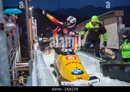 Francesco FRIEDRICH (GER), Candy BAUER (GER), Martin GROTHKOPP (GER), Thorsten MARGIS (GER), jubilation, ils applaudissent, ils applaudissent, joie, Cheers, célébrer, finition, Coupe du Monde IBSF BMW Bob à partir de 03,01. - 05.01.2020 Le 03.01.2020 à Winterberg/Allemagne. Â | conditions dans le monde entier Banque D'Images