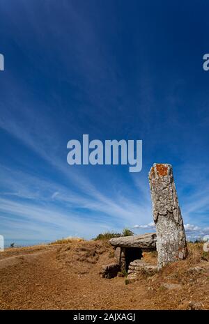 Tombe mégalithique, dolmens, pierres plates, en Bretagne, France Banque D'Images