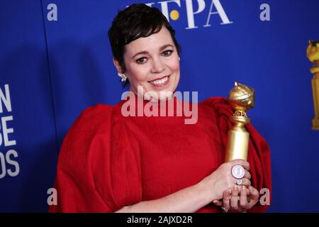 BEVERLY HILLS, LOS ANGELES, CALIFORNIE, USA - 05 janvier : actrice Olivia Colman porter Emilia Wickstead avec bijoux Chopard pose dans la salle de presse à la 77e Golden Globe Awards annuel tenu à l'hôtel Beverly Hilton le 5 janvier 2020 à Beverly Hills, Los Angeles, Californie, États-Unis. (Photo par Xavier Collin/Image Press Office) Banque D'Images