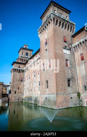 Ferrara, une belle ville en Emilie Romagne, dans le nord de l'Italie, célèbre pour son château, pour le monument à Savonarola et pour l'extraordinaire gastr Banque D'Images