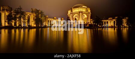 Le Palais des Beaux Arts a été reconstruite en 1965, et la rénovation de la lagune, passerelles, et d'une ont été terminées sismique au début de 2009. Banque D'Images