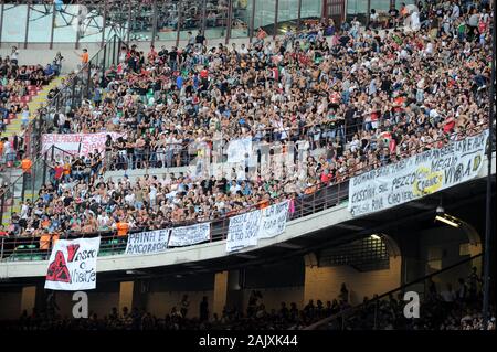 Milan Italie ,16 juin 2011, concert live de VASCO au Stadio Meazza San Siro : Vasco fans au stade San Siro avant le concert Banque D'Images