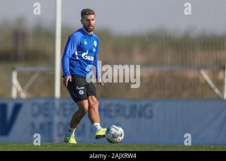 Fuente Alamo, de l'Espagne. 08Th Jan, 2020. Bundesliga Football : camp de formation, le FC Schalke 04. Matija Nastasi· passe le ballon au cours de la formation. Crédit : Tim Rehbein/dpa/Alamy Live News Banque D'Images