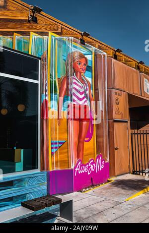 Exploration de la graffitis dans le quartier hipster Wynwood de Miami avec ses murs Wynwood (Miami, Floride, États-Unis) Banque D'Images