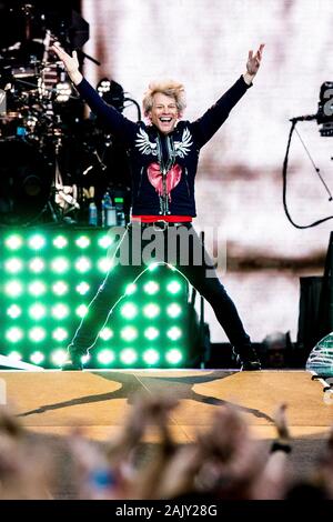 Soenderborg, au Danemark. Juin 11th, 2019. Le groupe de rock américain Bon Jovi effectue un concert live à Slagmarken dans Soenderborg. Chanteur et musicien ici Jon Bon Jovi est vu sur scène. (Photo crédit : Lasse Lagoni Gonzales - Photo). Banque D'Images