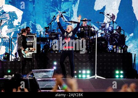 Soenderborg, au Danemark. Juin 11th, 2019. Le groupe de rock américain Bon Jovi effectue un concert live à Slagmarken dans Soenderborg. Chanteur et musicien ici Jon Bon Jovi est vu sur scène. (Photo crédit : Lasse Lagoni Gonzales - Photo). Banque D'Images