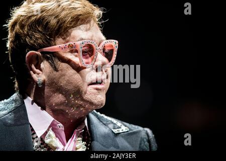 Copenhague, Danemark. 18e, mai 2019. La chanteuse, auteur et compositeur Sir Elton John effectue un concert live au Royal Arena à Copenhague. (Photo crédit : Lasse Lagoni Gonzales - Photo). Banque D'Images