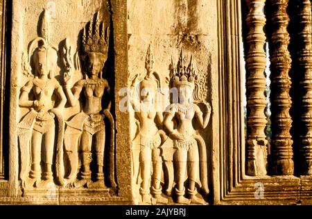 Angkor Wat, rockcarvings fascinante Banque D'Images