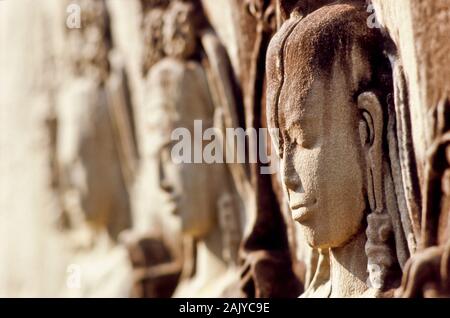 Angkor Wat, rockcarvings fascinante Banque D'Images