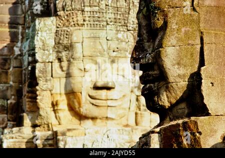 Bayon, visages fascinants à la bas Banque D'Images