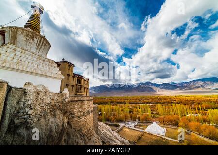 Paysage de montagne le long de l'himalaya Leh Banque D'Images