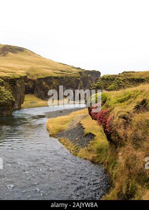 Grâce à l'Islande Fjadrargljufur aérienne épique Canyon épiques Environnement arctique Destination Voyage incroyable majesté de la Nature Banque D'Images