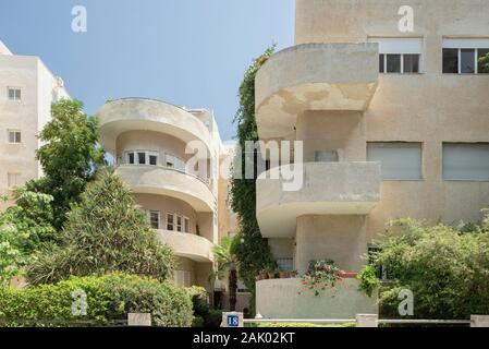 Bâtiment résidentiel de Bauhaus à Tel Aviv. Tel Aviv, Tel Aviv, Israël. Architecte : divers, 2019. Banque D'Images