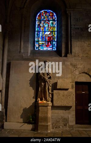 Vitrail de la collégiale Notre-Dame de Poissy Banque D'Images